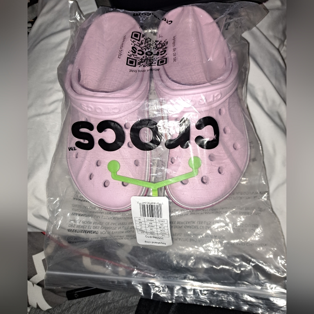 NWT Pink And White CROCS - Picture 3 of 7